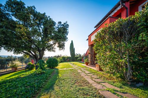 Κήπος έξω από το Agriturismo L'Elce