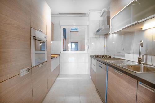 Flexible SelfCheckIns Zagreb 290 - 2 Bedroom Apartment - Garage - WiFi - Keybox Entry