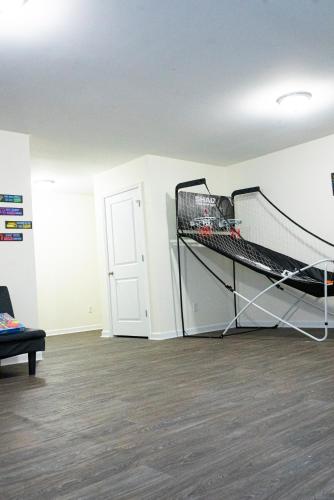 Gallery image of 5 bedroom Pool table, GAMEROOM lrg bkyard tv in every room pool in Neighborhood moncks corner home in Moncks Corner