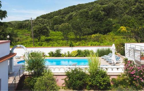 Πισίνα στο ή κοντά στο Stunning Apartment In Kampor With Sauna