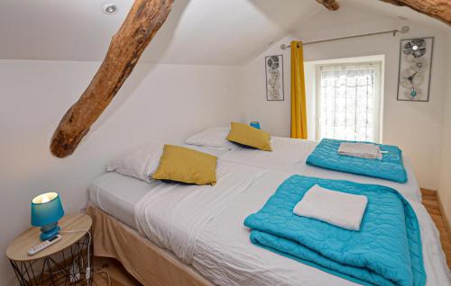 Postel nebo postele na pokoji v ubytování Nice Apartment In Santu Pietru Di Tenda