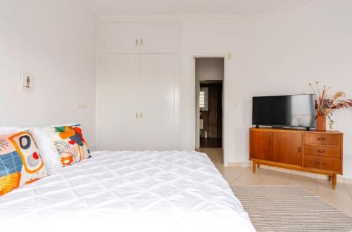 Athens Gem-Acropolis View-Bright Spacious Flat