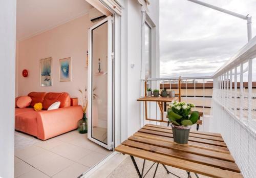 Athens Gem-Acropolis View-Bright Spacious Flat