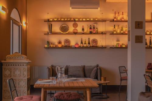 Ruang duduk di Luce Boutique Hotel