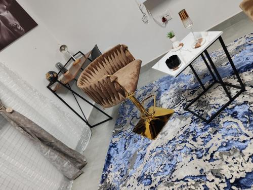 Ruang duduk di Mayaza Luxury Apartment
