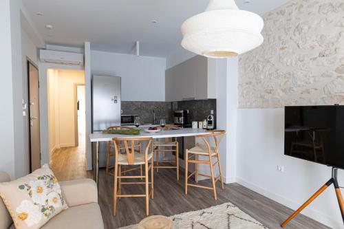 Votsala Deluxe & Modern Apartments in Piraeus