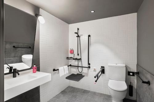 Kúpeľňa v ubytovaní Moxy Barcelona