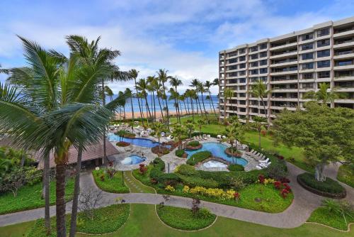Kolam renang di atau dekat dengan Kaanapali Alii 456 · ALII 456 OceanFront Tropical Getaway w Ocea