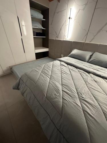 Giường trong phòng chung tại APARTAMENTO Lujo Lecheria 2 HAB 2 BAÑOS 7 PERSONAS-Planta Electrica