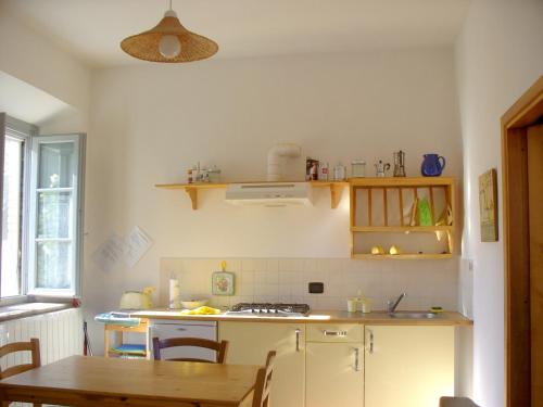 Kuchyň nebo kuchyňský kout v ubytování Agriturismo Le Cantine
