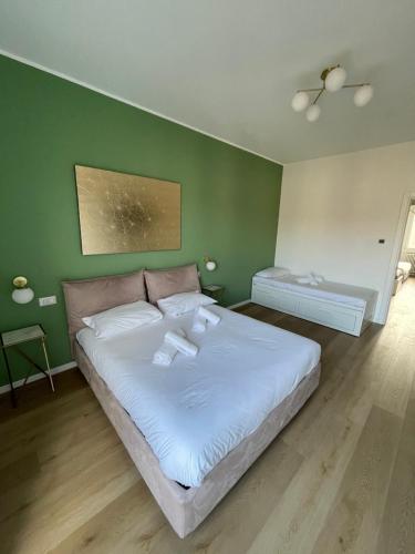 Trilocale con vista e due bagni Metro 4 SkyNest Milano