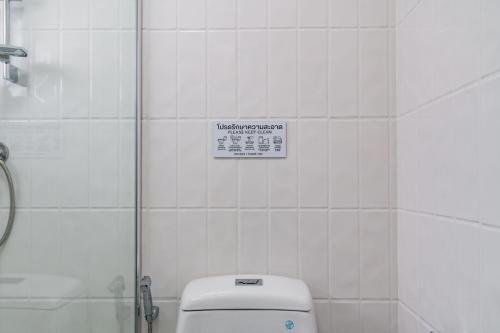 Ένα μπάνιο στο Huai Khwang Cozy Home Comforts