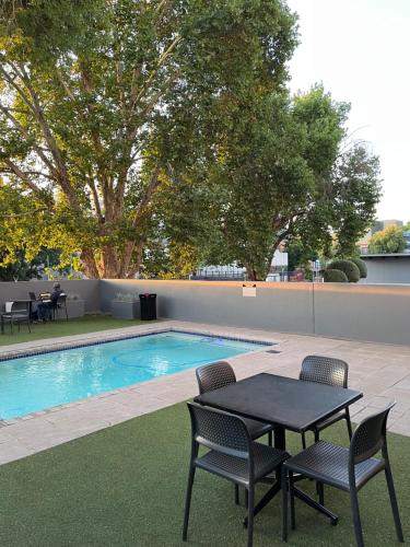 Πισίνα στο ή κοντά στο The Bolton Rosebank, Rosey Cosy Escape