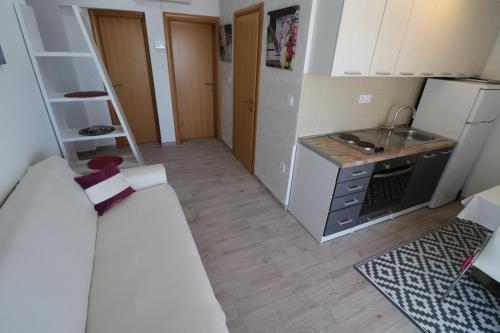 プリモシュテンにあるApartmani Bilokapićのギャラリーの写真