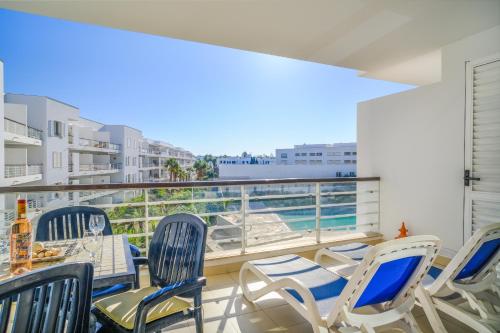 Beautiful two bedroom apartment in Lagos Marina with shared pool