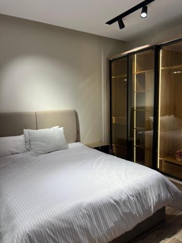 فيلا مفروشة للايجار ألترا مودرن بكمبوند جولز