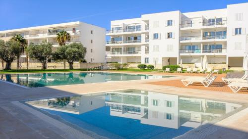 Beautiful two bedroom apartment in Lagos Marina with shared pool