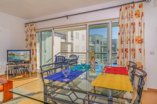 Beautiful two bedroom apartment in Lagos Marina with shared pool