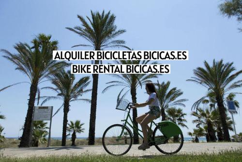 Apartalux Playa Divaの敷地内または近くで楽しめるサイクリング