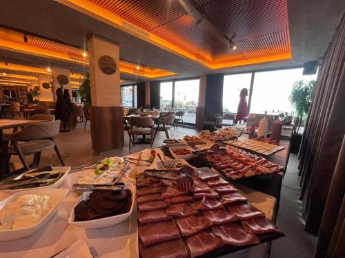 Comida en o cerca de este apartamento