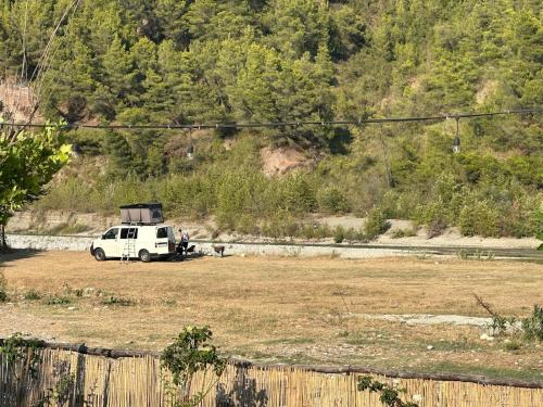 Φυσικό τοπίο κοντά σε αυτό το καταφύγιο
