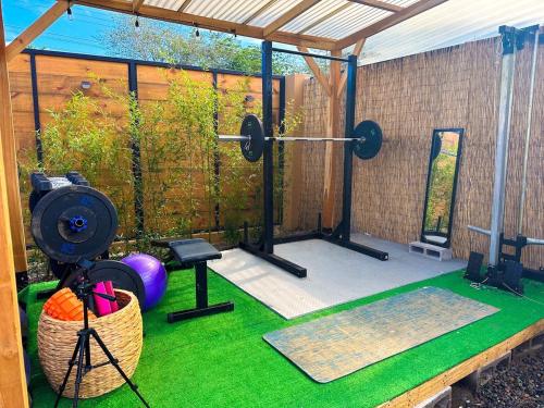 Fitness centrum a/nebo fitness zařízení v ubytování Unique Hotel 4Minute Drive Jaco