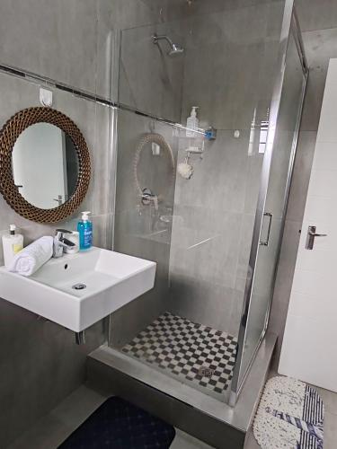Bilik mandi di Mayaza Luxury Apartment