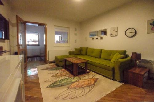 Ruang duduk di Apartman A&A Bjelasnica