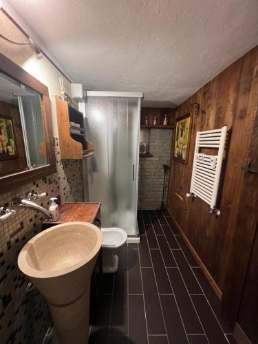 Ένα μπάνιο στο Cozy Apartment Ruitor