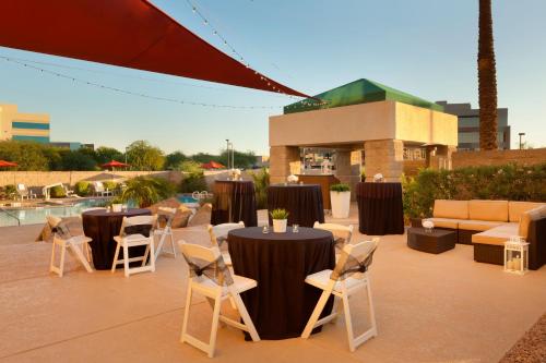 Radisson Hotel Phoenix Airport Image