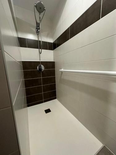 Kúpeľňa v ubytovaní Le Pouliguen/La Baule Appartement T3
