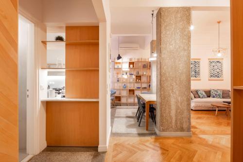 Historic 2BR Oasis in Kolonaki