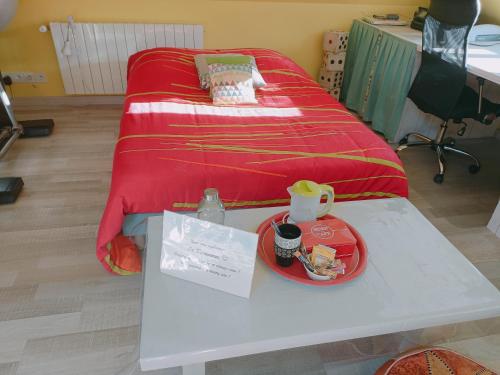 Postel nebo postele na pokoji v ubytování Sauna dans Maison de maître proche Etretat !