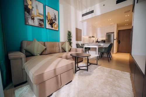 1BR Cozy and NEW brand JVC