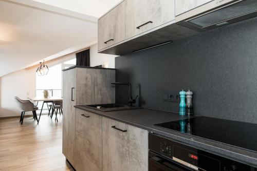 Una cocina o cocineta en Grauzone Grossarl