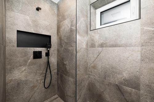 Un baño de Grauzone Grossarl