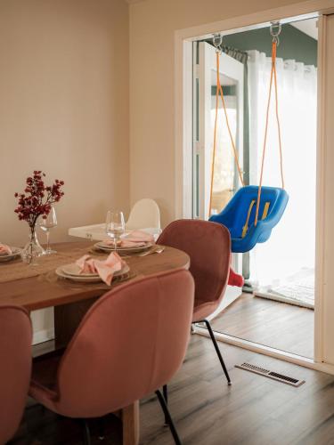 Galería fotográfica de Your Cozy Getaway with Sunroom & Gaming Room en Streamwood