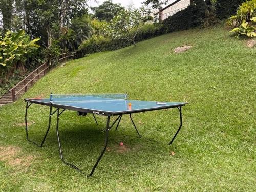 Stolní tenis v ubytování Paraíso Particular na Serra, RJ nebo okolí
