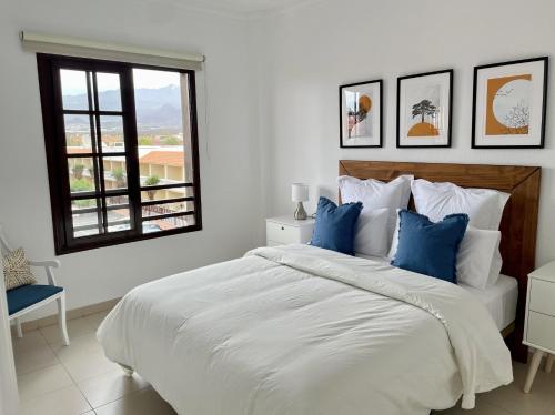 Apartamento con piscina junto al mar