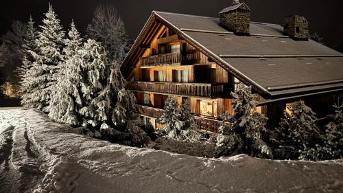 Meribel, Appartement en duplex ski aux pieds refait à neuf