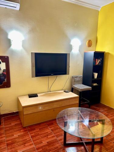 Modern Comfort Minutes from Plaka & Monastiraki