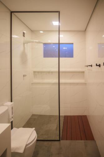 Ένα μπάνιο στο W4 Hotel
