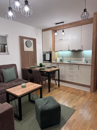 Una cocina o cocineta en Green West Zlatibor