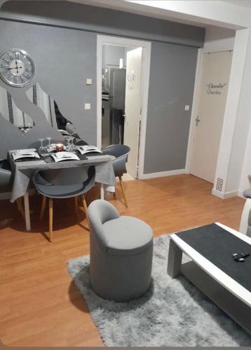 Photo de la galerie de l'établissement Agréable appartement, à Reims