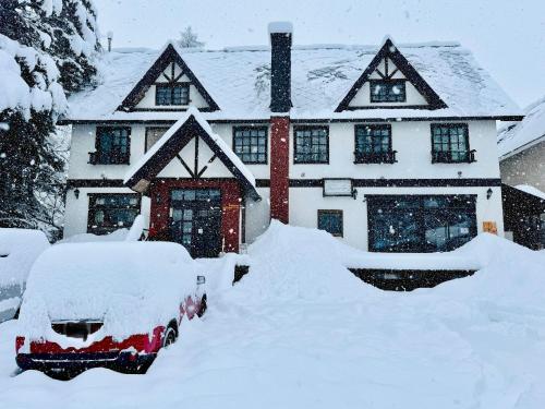 Το Hakuba Sea2Summit Hostel τον χειμώνα