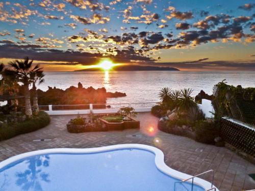 Oceanfront Apt in Private Villa - Next to the Beach