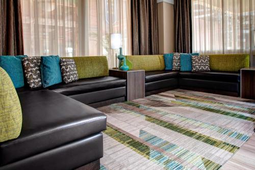 Residence Inn by Marriott Cleveland Downtown Image