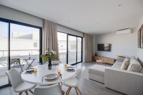 Ocean Apt 200meters Beach AC Wi-Fi Balcony