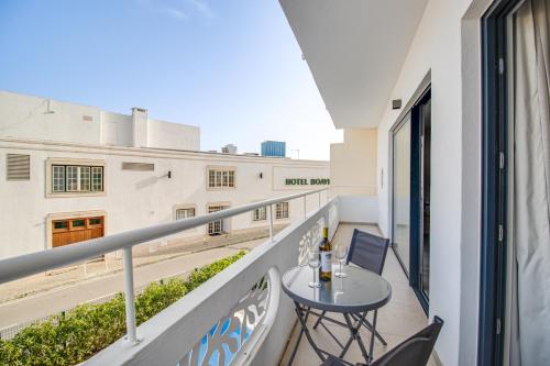 Ocean Apt 200meters Beach AC Wi-Fi Balcony