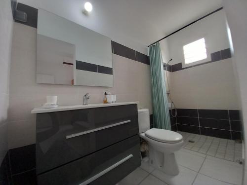 Koupelna v ubytování Le Refuge du Colibri